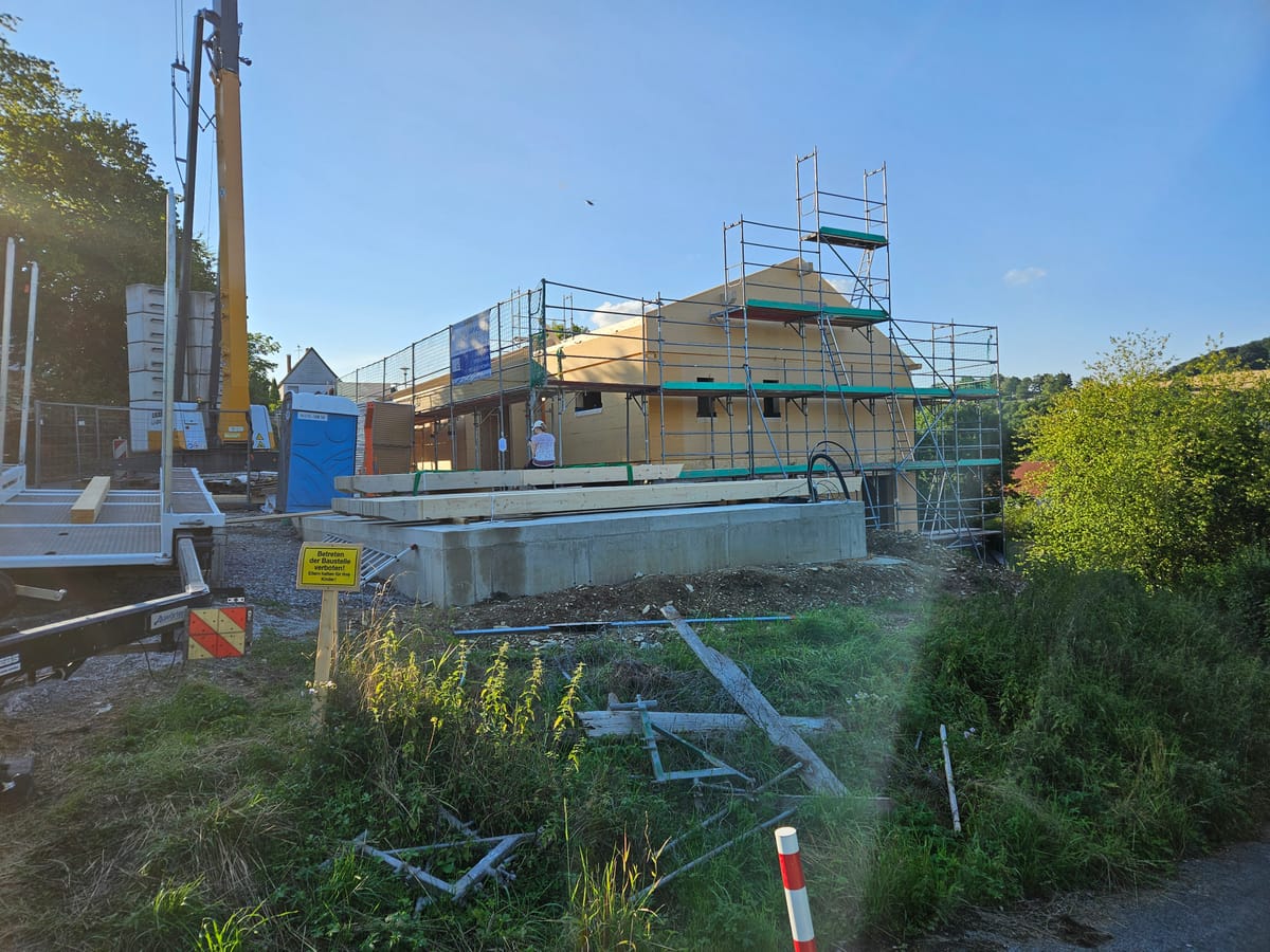 Mi, 23.07.2025 - Haus stellen 3