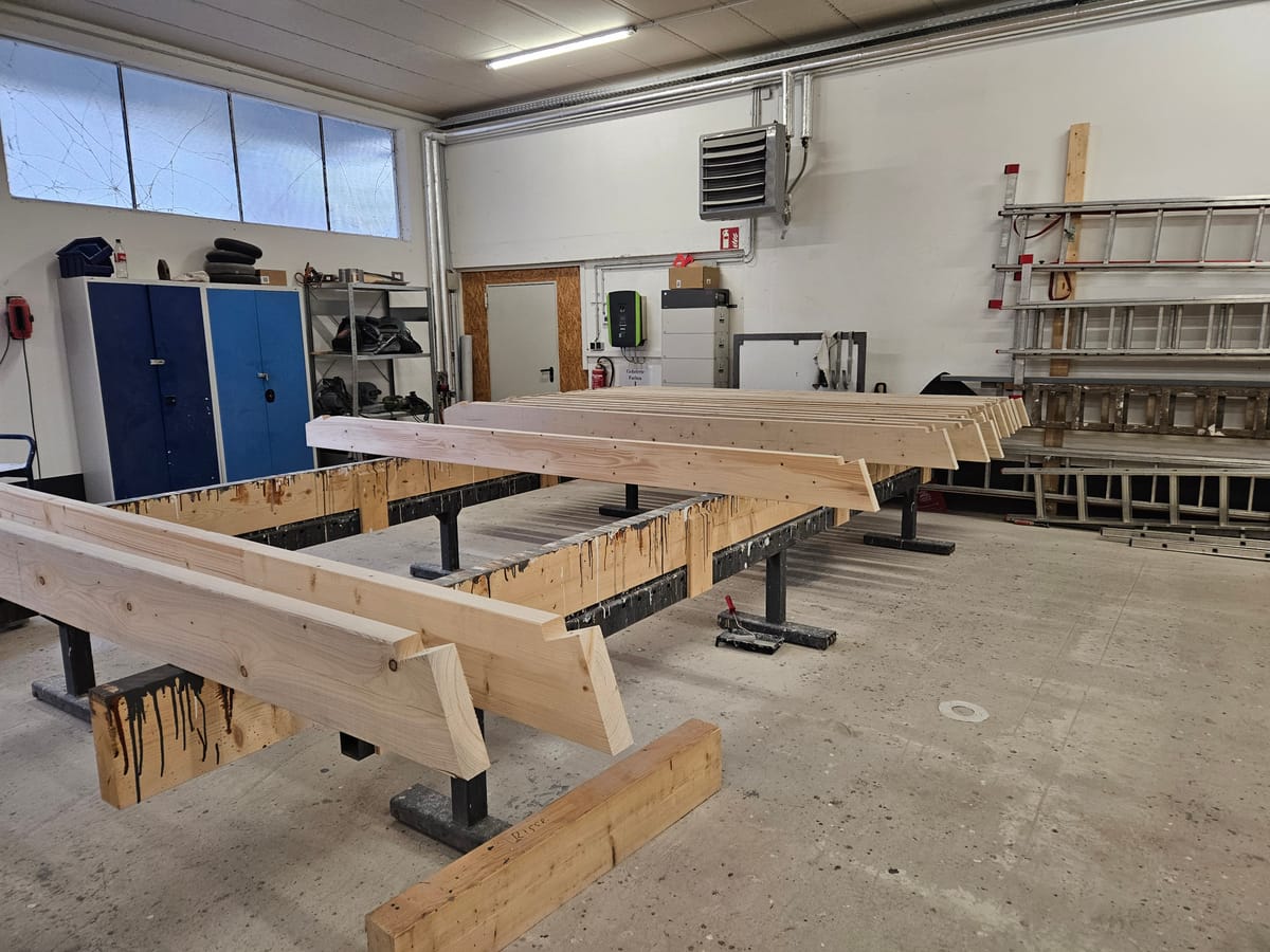 Fr, 25.07.2025 - Streichen und Haus stellen 5