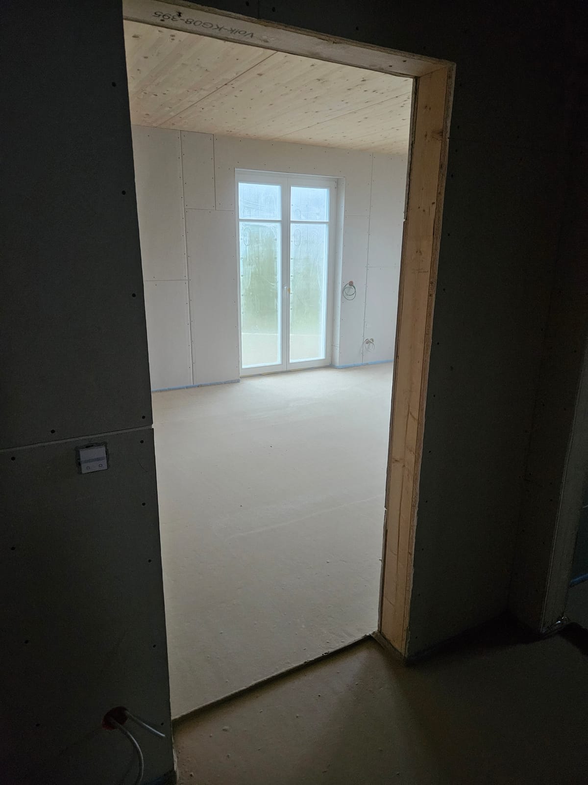 Fr, 31.10.2025 - Estrich und Gerüst