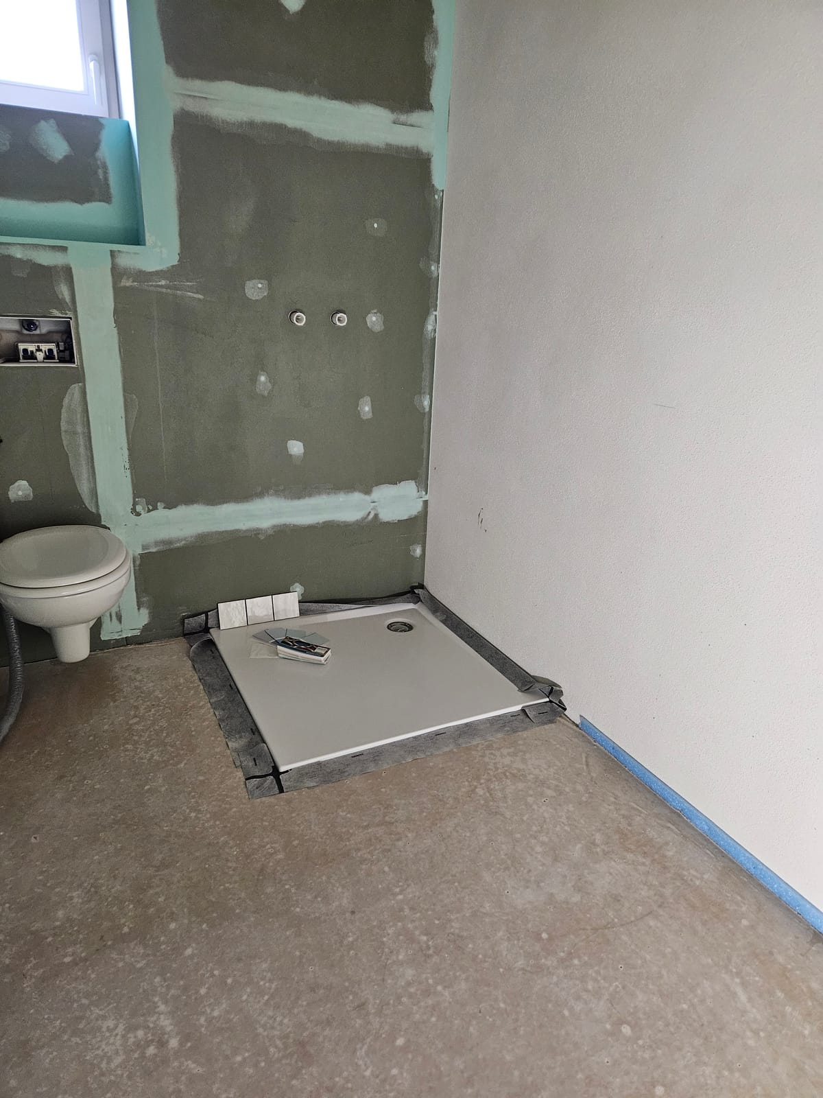 We, 21/22.02.2026 - Duschwanne und Malern