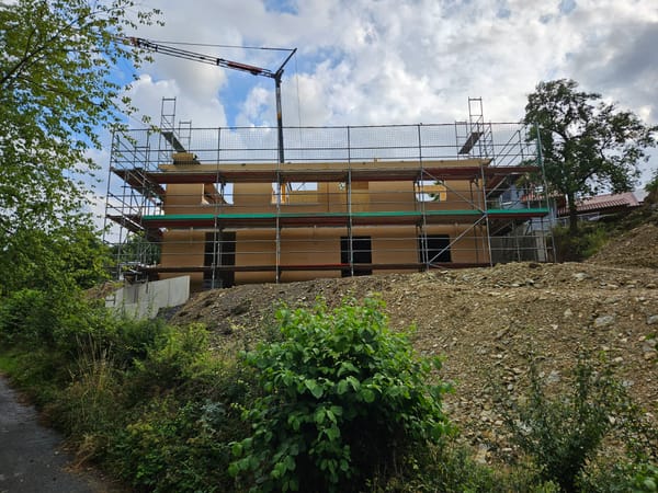 Di, 22.07.2025 - Haus stellen 2