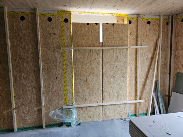 Do, 28.08.2025 - Fensterausschnitt versetzt