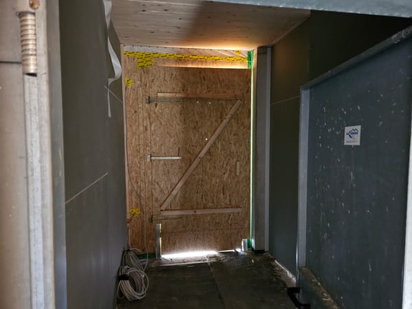 So, 07.09.2025 - Kellertür und Elektro