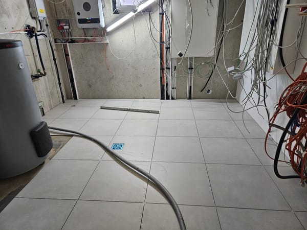 Di, 24.02.2026 - Fliesen und Hausabnahme